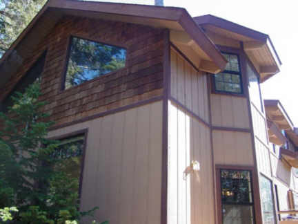 The Bear Mountain Retreat outside view