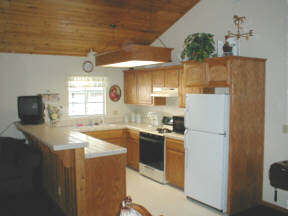 Fully equipped kitchen in Green Gable Cottage
