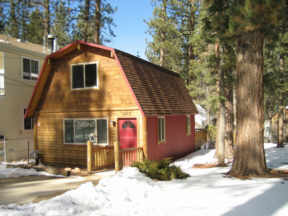 Front view of Redbear cabin in big bear lake